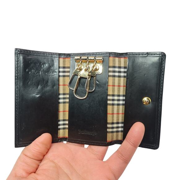Burberry Black Leather Key Holder with 3 Key Rings and Gold Hardware - Picture 5 of 10